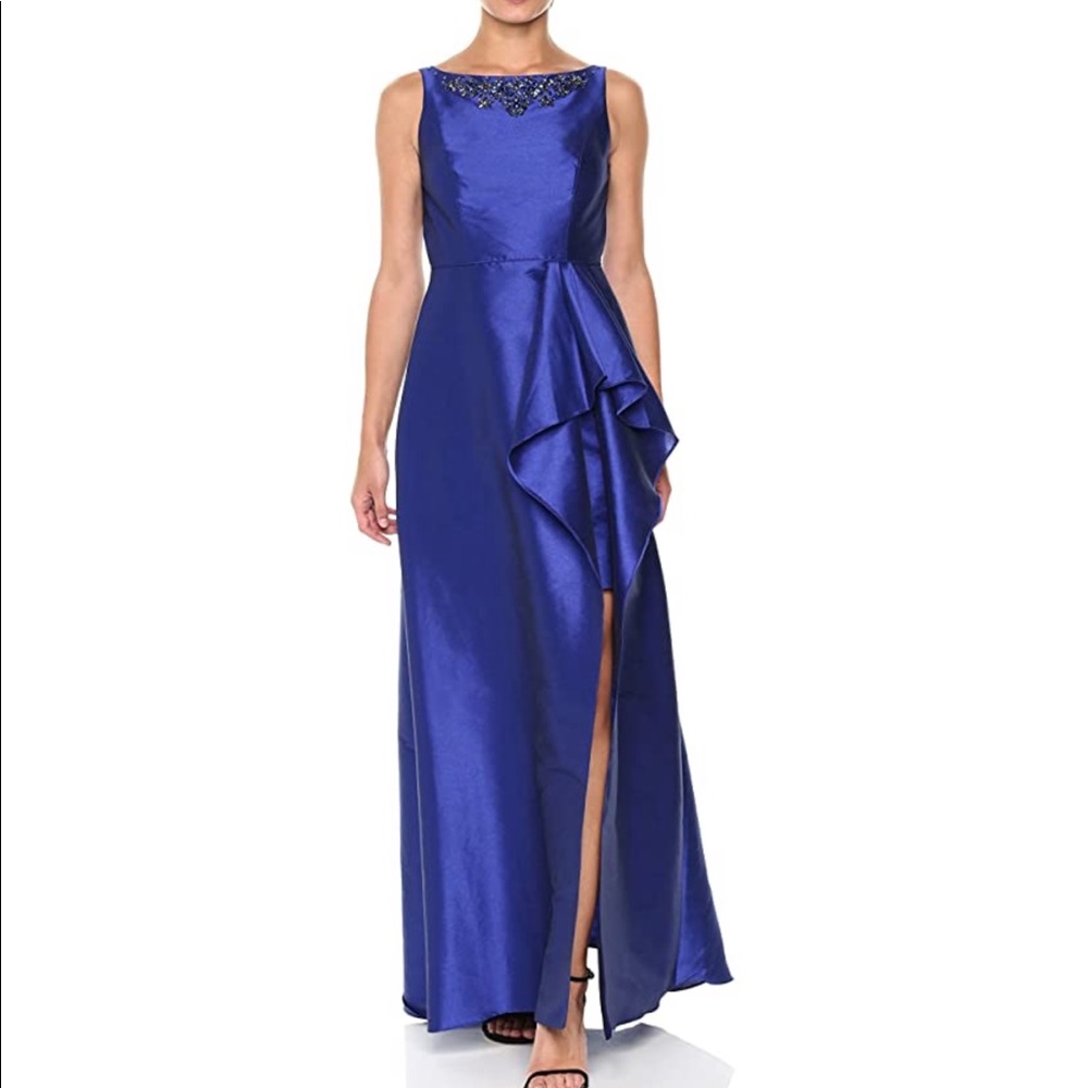 NWT Adrianna Papell Sleeveless Gown